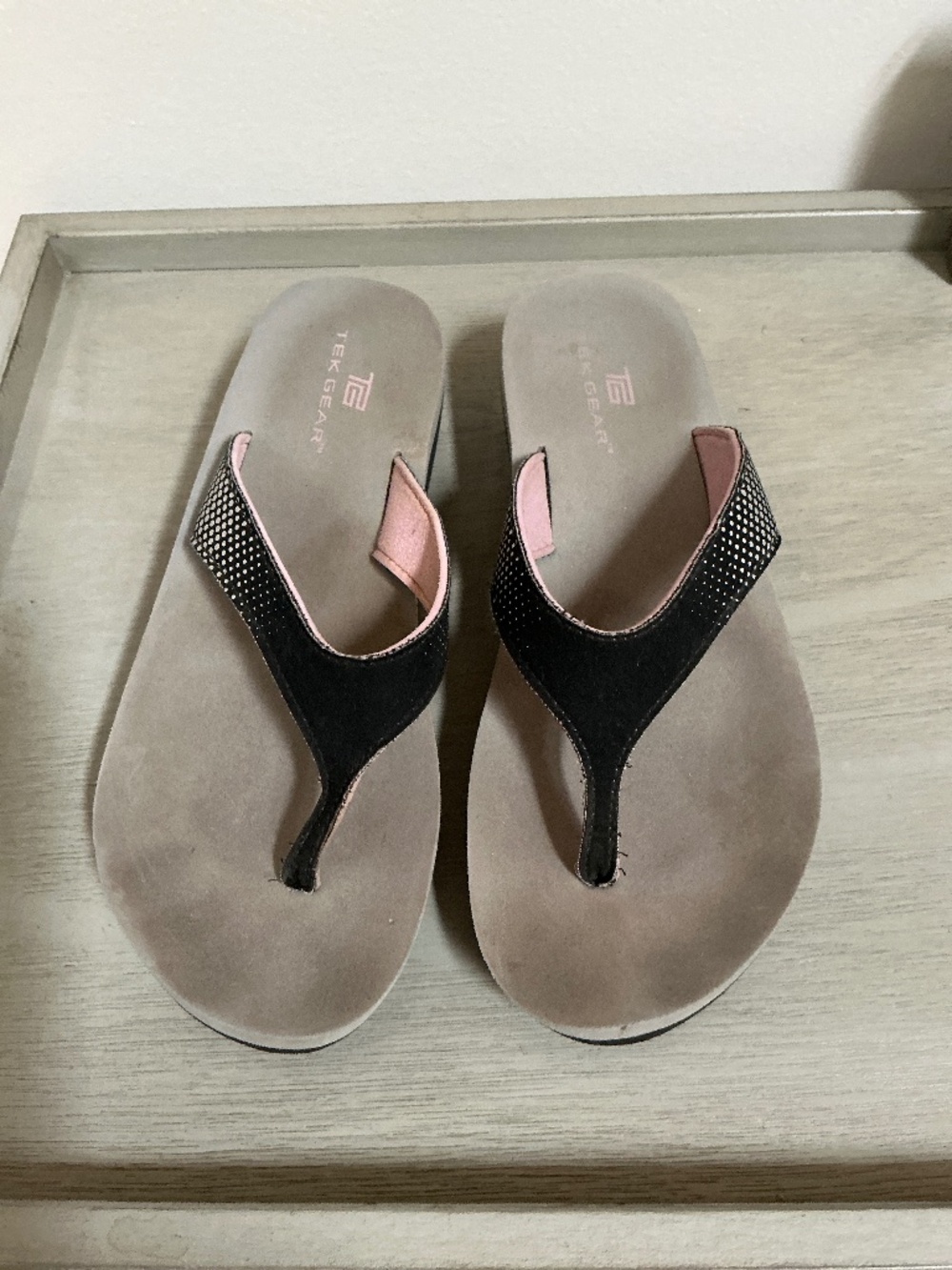 Flip-flops.